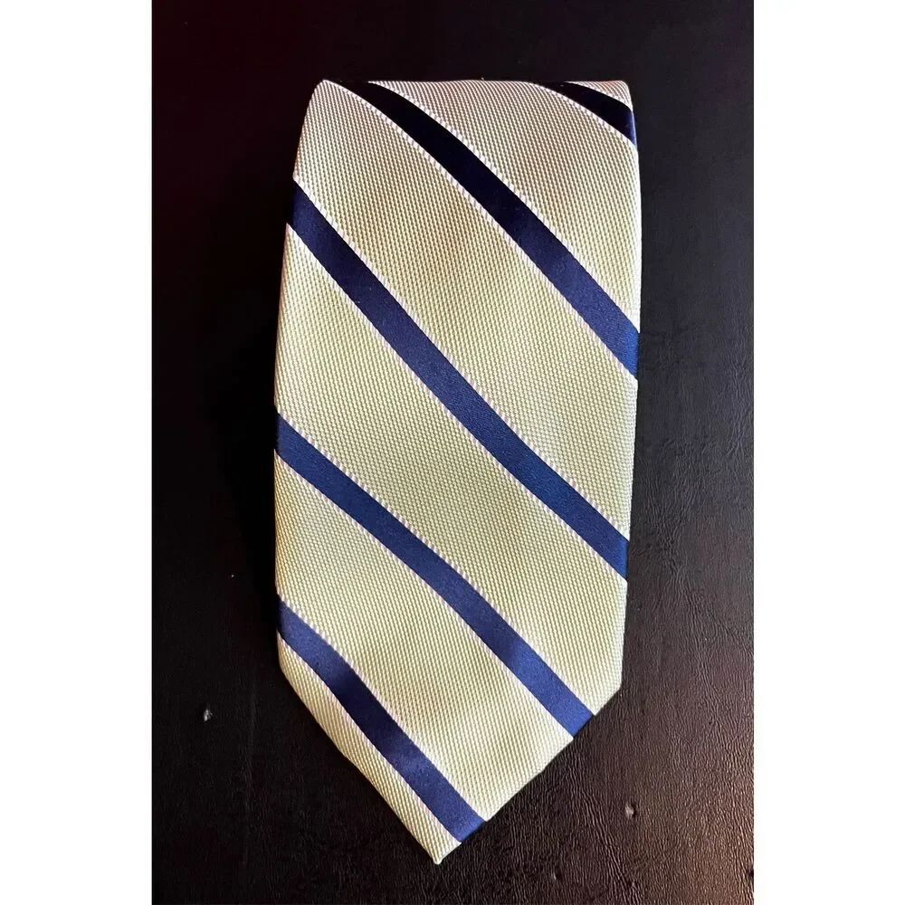 Nautica tie